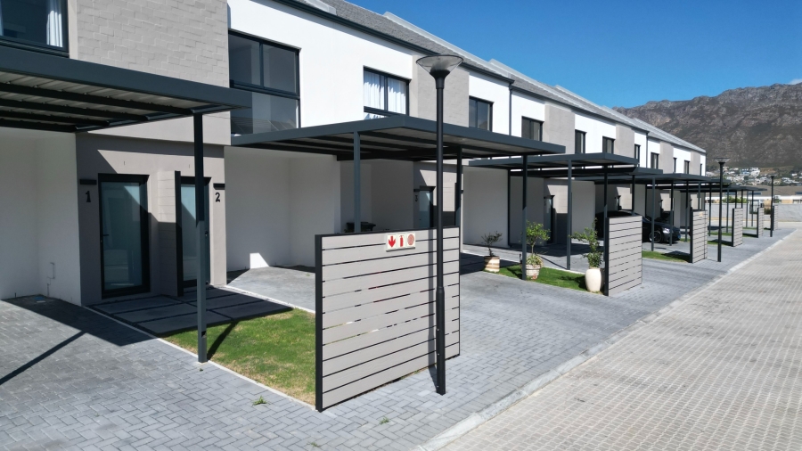 2 Bedroom Property for Sale in Whispering Pines Western Cape